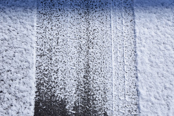 Patterns of winter tires on ice