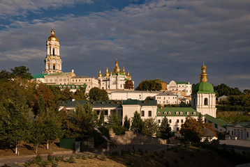 Fototapeta na wymiar Das Kloster Kyevo Pecherska Lavra in Kiew in der Ukraine