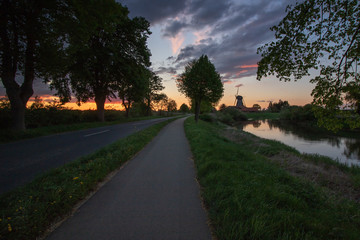 Landschaft Niedersachsen Sonnenuntergang am Fluß