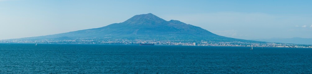 Fototapeta na wymiar View of Vesuvio vulcano and Naples from the sea