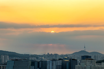 Fototapeta premium A landscape view of beautiful sunrise at Seoul city from Hanuel park , South Korea.