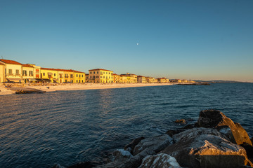 Dorf an der Küste in Italien