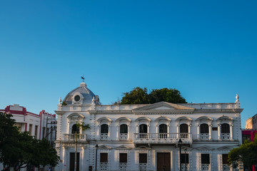 Fototapeta premium exterior of an old house in the historic center of Santa Marta
