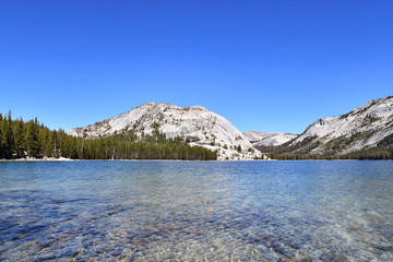 Tenyaka Lake in Yosemite NP