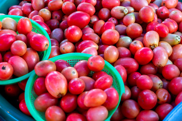 Cherry tomato, tastes sweeter, tomato salad is ideal to put in salads, use food decorations, make a quick Vista sauce suitable for BBQ  