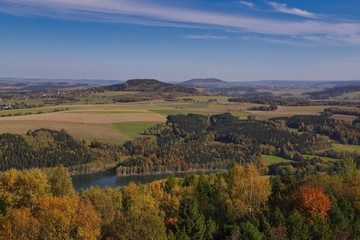 Fototapeta na wymiar blick vom oberbecken markersbach auf das erzgebirge