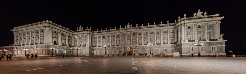 Obraz premium MADRID, SPAIN - OCTOBER 24, 2017: Evening view of Palacio Real (Royal Palace) in Madrid, Spain