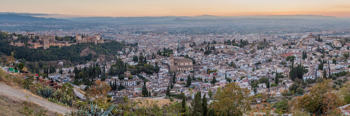 Fototapeta na wymiar Panorama of Granada during the sunset, Spain
