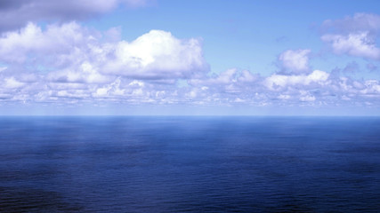 Fototapeta na wymiar 空海二分　八丈富士から太平洋を望む水平線の彼方