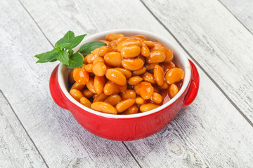 White beans with tomato sauce
