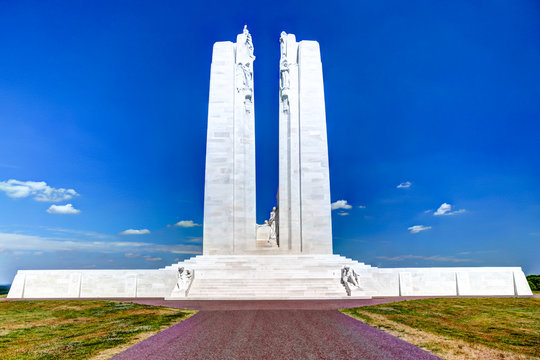 449 MEILLEURES Vimy IMAGES, PHOTOS ET ILLUSTRATIONS VECTORIELLES STOCK