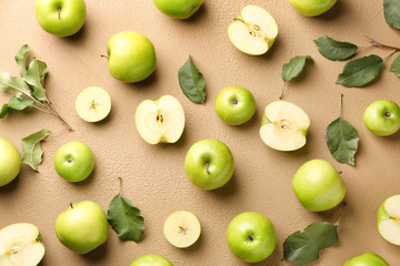 Fototapeta na wymiar Fresh ripe apples on color background