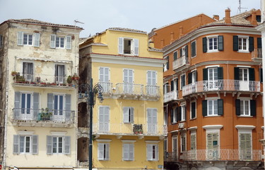 Fototapeta na wymiar Häuser in Korfu-Stadt