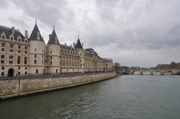 Fototapeta na wymiar View of the city of Paris