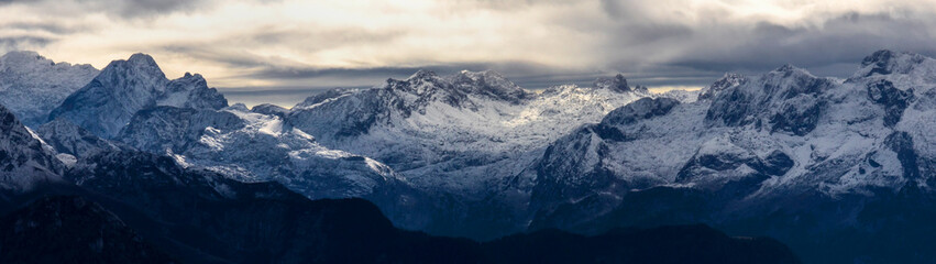 Fototapeta na wymiar berchtesgadener alps in germany mountain panorama