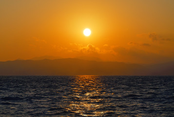 夕暮れ　夕日　海　素材