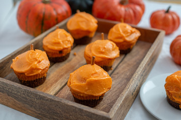 Halloween cupcakes and pumpkins