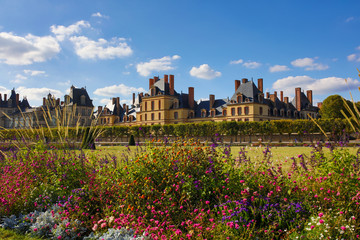 Fototapeta na wymiar the castle of Fontainebleau