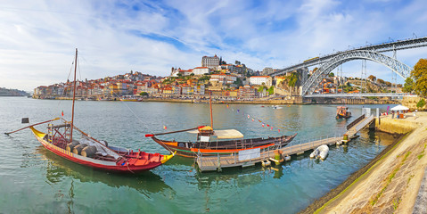 Fototapeta na wymiar Panoramic view of old town Porto and Douro River