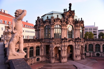 Obraz premium Glockenspielpavillon im Innenhof des Zwingers