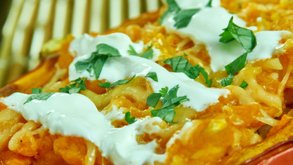 Creamy Buffalo Chicken Spaghetti Squash