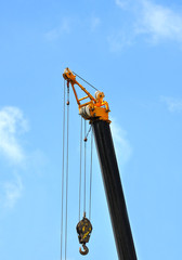 Mobile tower crane