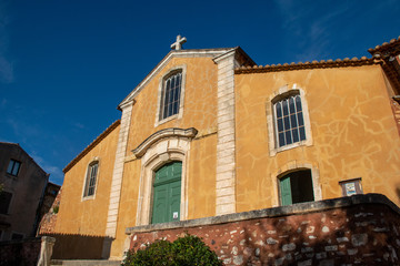 Fototapeta na wymiar Church in Roussillon, Provence, France