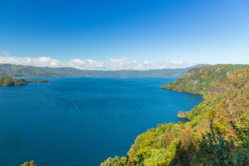 Fototapeta premium Towada Hachimantai National Park in early autumn