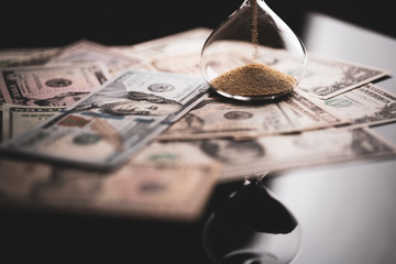 時は金なり