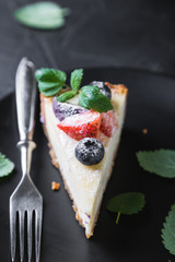 Cheesecake with Fresh Berries and Mint