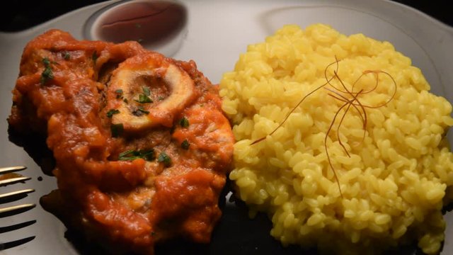 Ossobuco con risotto alla milanese ft8103_0358