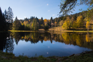 lac en automne dans les Vosges