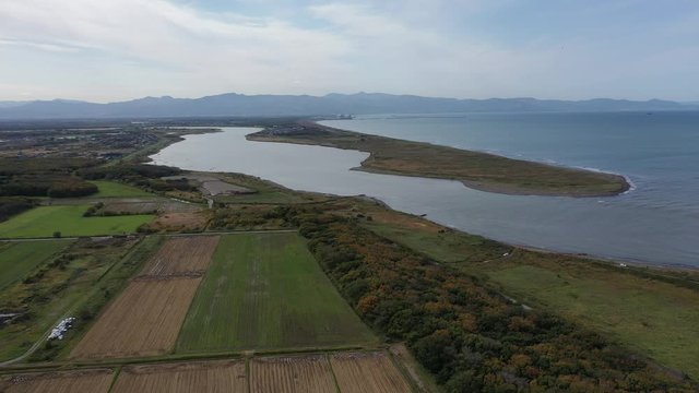 石狩川の河口 / 北海道石狩市 ドローン空撮