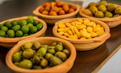 Typical Spanish snacks for noon to accompany a good wine