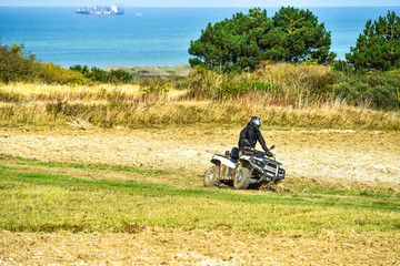 Obraz premium 4x4 in the paths of the coast in the north of France