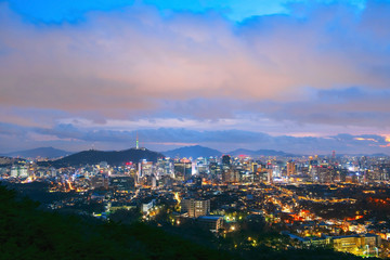 Fototapeta na wymiar View of downtown cityscape and Seoul tower in Seoul, South Korea.