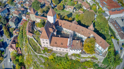 Schloss Burgdorf von oben herab gesehen, Luftaufnahme