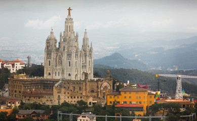 Fototapeta na wymiar Expiatory Church of the Sacred Heart of Jesus mountain in Barcelona