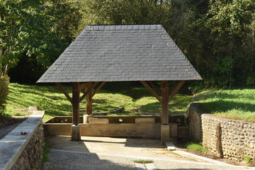 Lavoir du village Lahourcade dans les Pyr&eacute;n&eacute;es Atlantiques