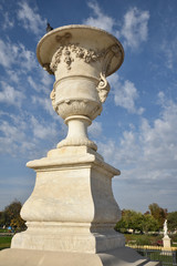 Fototapeta premium Vase du jardin des Tuileries à Paris, France