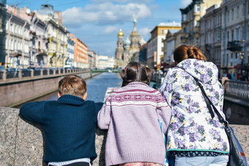 Obraz premium Tourist family walk and see the sights in famous place in Saint Peterburg, Russia