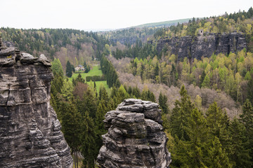 Bielatal - Das sch&ouml;ne Tal , mit seinen Herkuless&auml;ulen ist ein  beliebtes Kletter- und Wandergebiet in der  S&auml;chsischen Schweiz