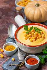 Spicy cream soup of chickpeas and pumpkin.