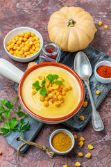 Spicy cream soup of chickpeas and pumpkin.