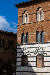 Fototapeta premium Windows and Walls of Siena