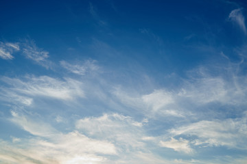 Obraz premium blue sky background with white clouds