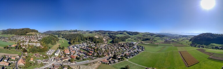 Fototapeta na wymiar Panoramaaufnahme von Boll im Berner-Mittelland