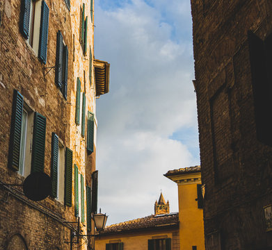 Fototapeta Walls and Windows of Siena