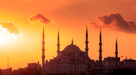 Naklejka premium Sunset over Istanbul