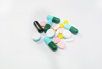 Paracetamol, Antibiotics, Antihistamines, Amitriptyline, Hydrochloride, Vitamin B Complex.